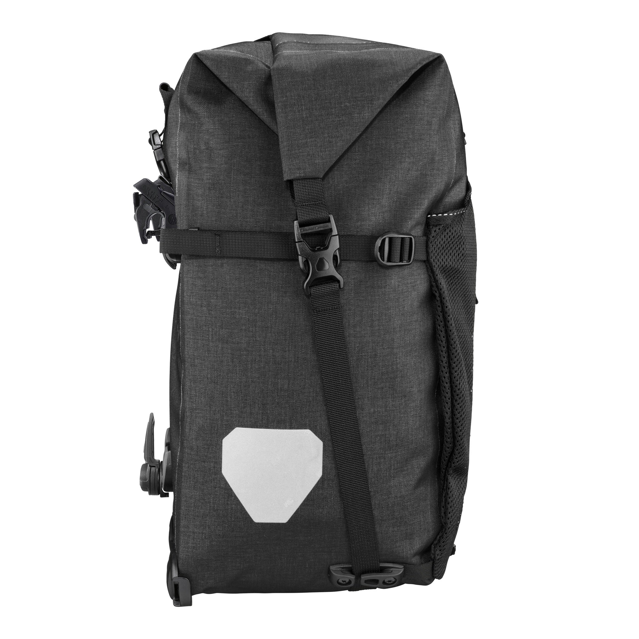 Seitenansicht der ORTLIEB Back-Roller XL Plus QL2.2 in granite - black mit reflektierendem Element und Rollverschluss